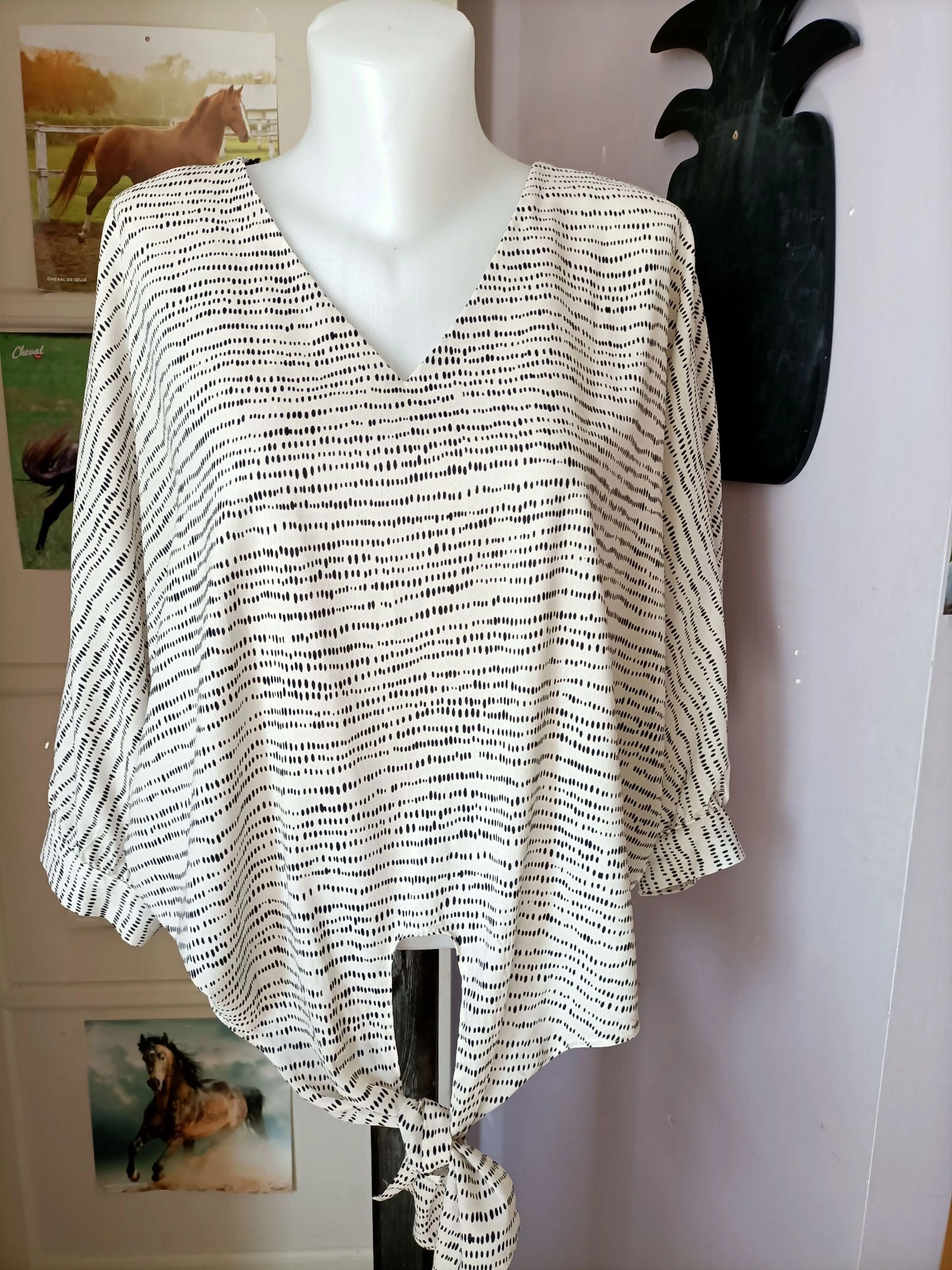 Blouse imprimée graphique / pointillés Primark – Taille 42